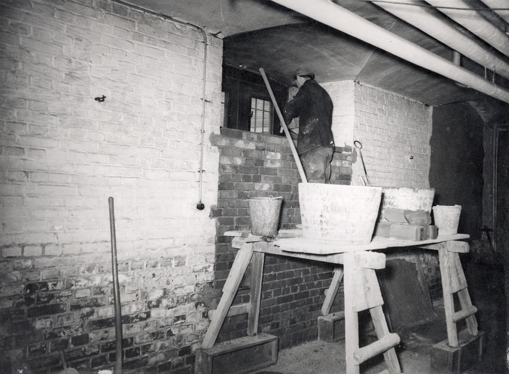 Luftschutzbaumaßnahmen im Keller der Bibliotheca Albertina 1944